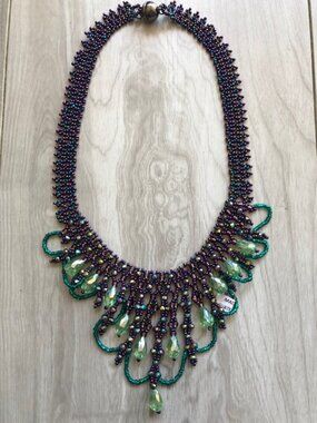 19" Iridescent Beads Necklace PEACOCK COLORS